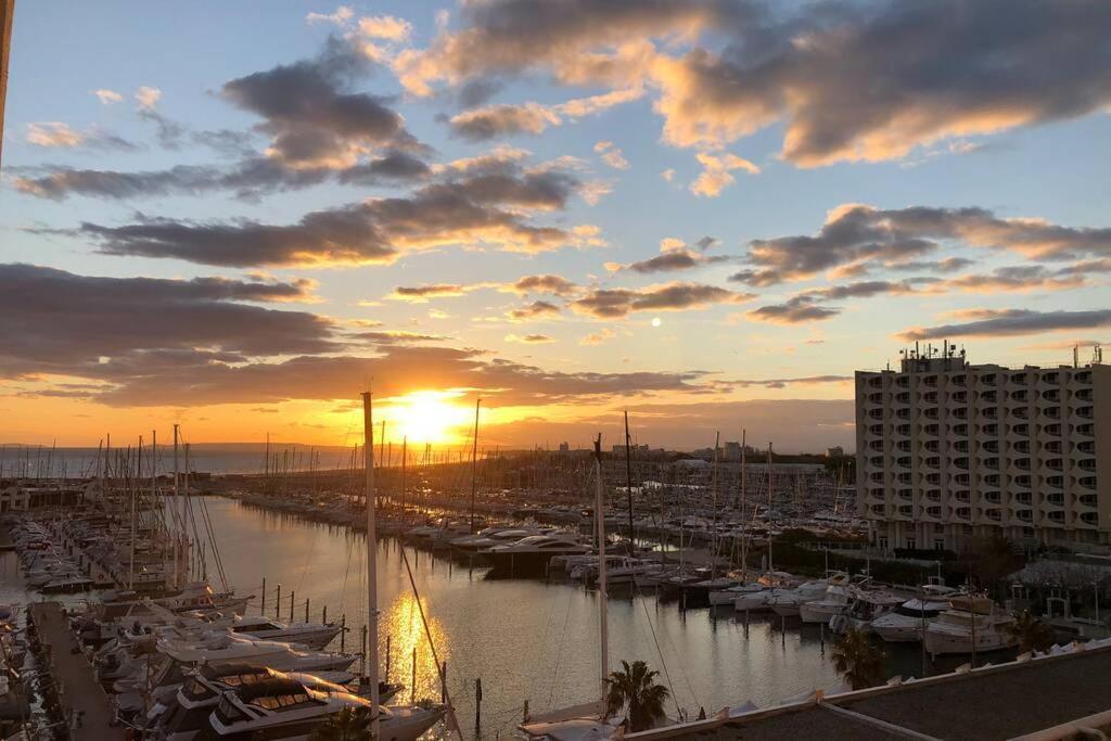 Appartement Vue Mer Et Port, Refait A Neuf Pour Vous ! Climatise La Grande-Motte Exterior photo